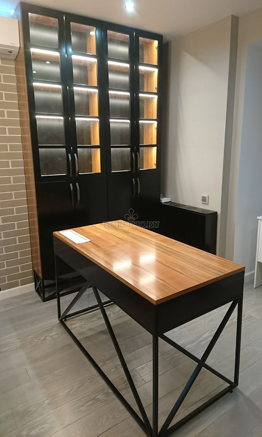 Мебель для кабинета «Тарб» из шпона Тинео в стиле лофт – книжный шкаф и .
