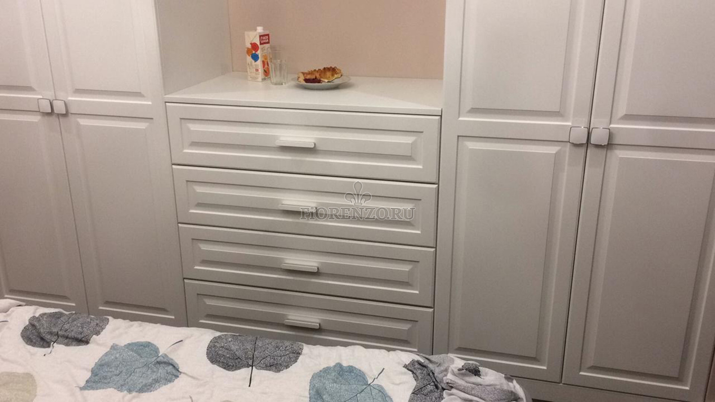 Встроенный шкаф в спальню с ТВ зоной «Верден»