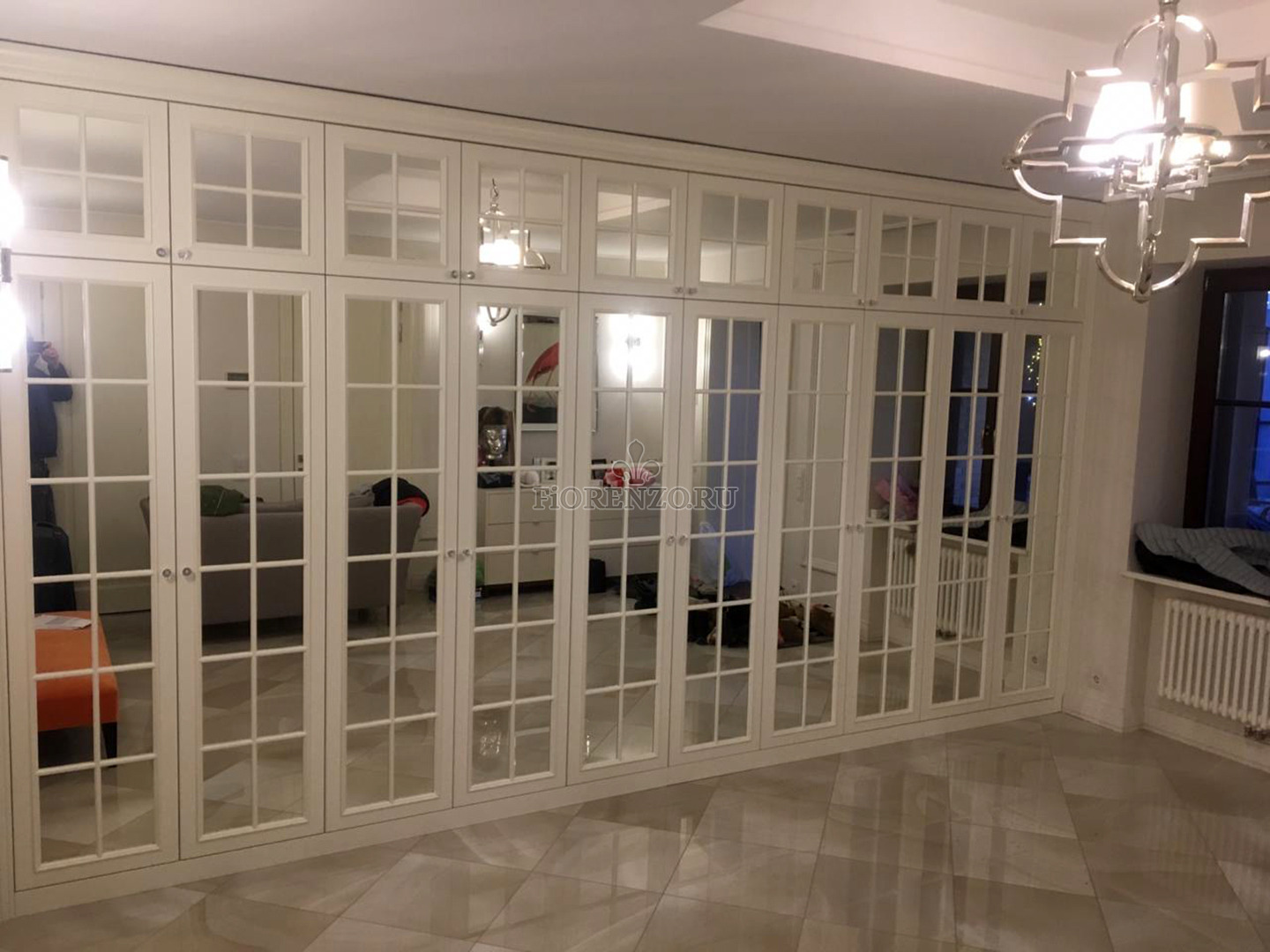 Встроенный белый шкаф в гостиную «Элтико»