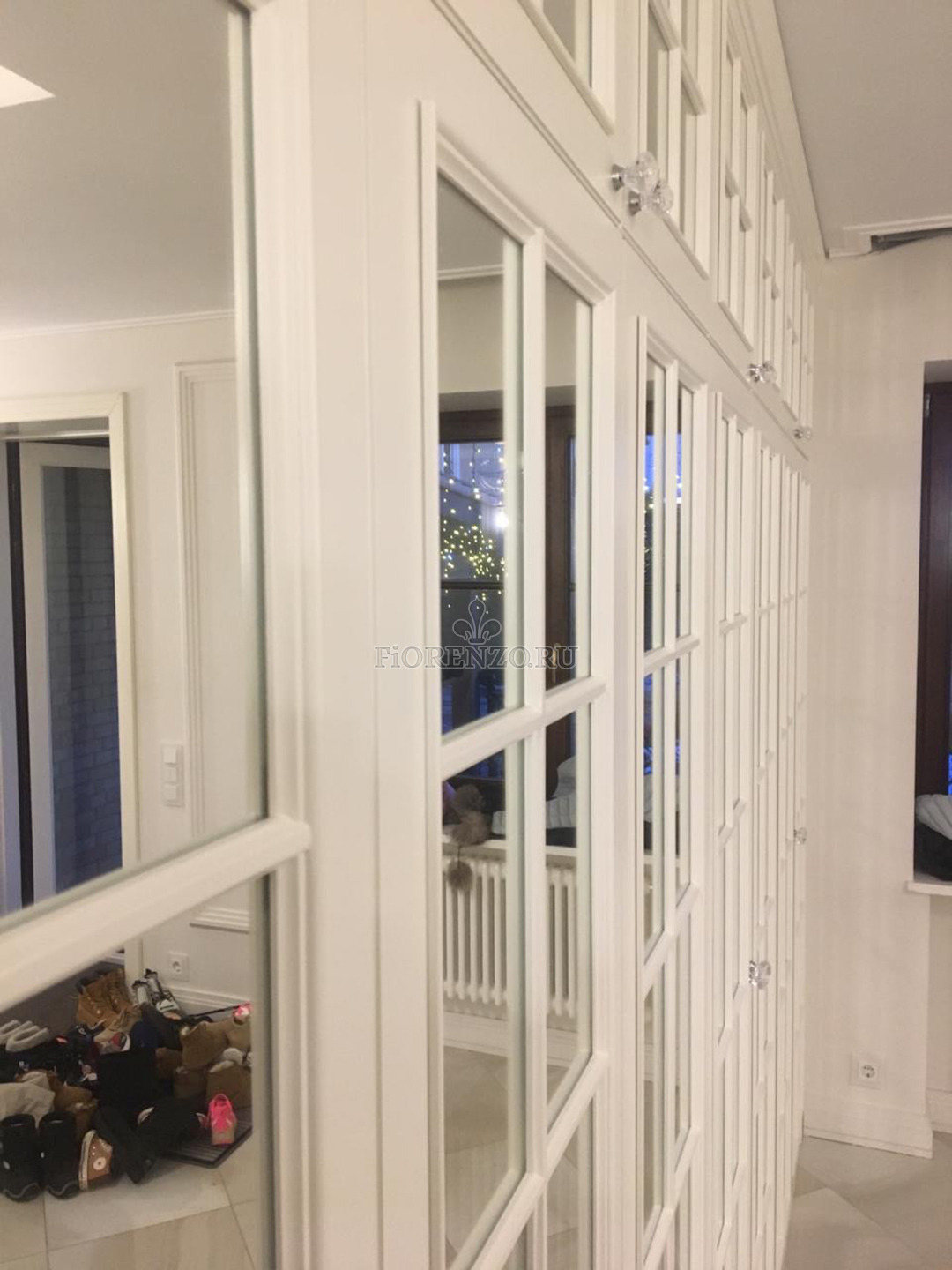 Зеркальные фасады шкафа