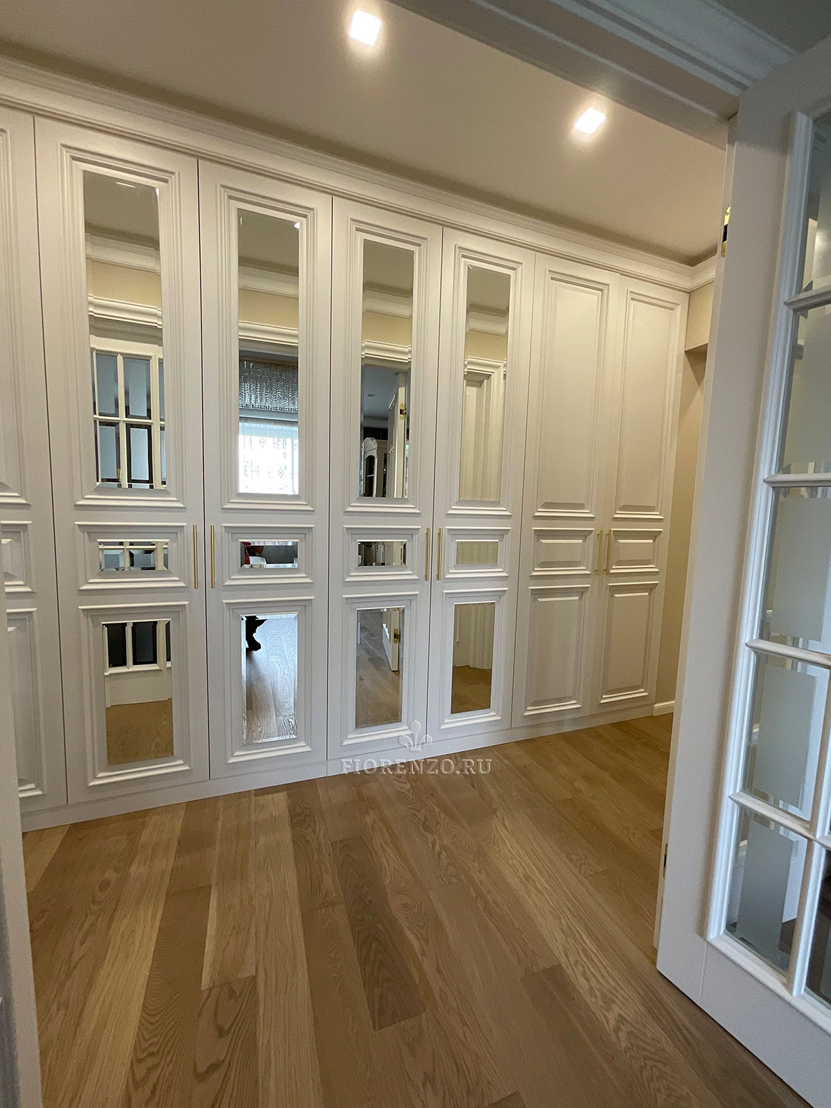 Расапшной шкаф в коридор