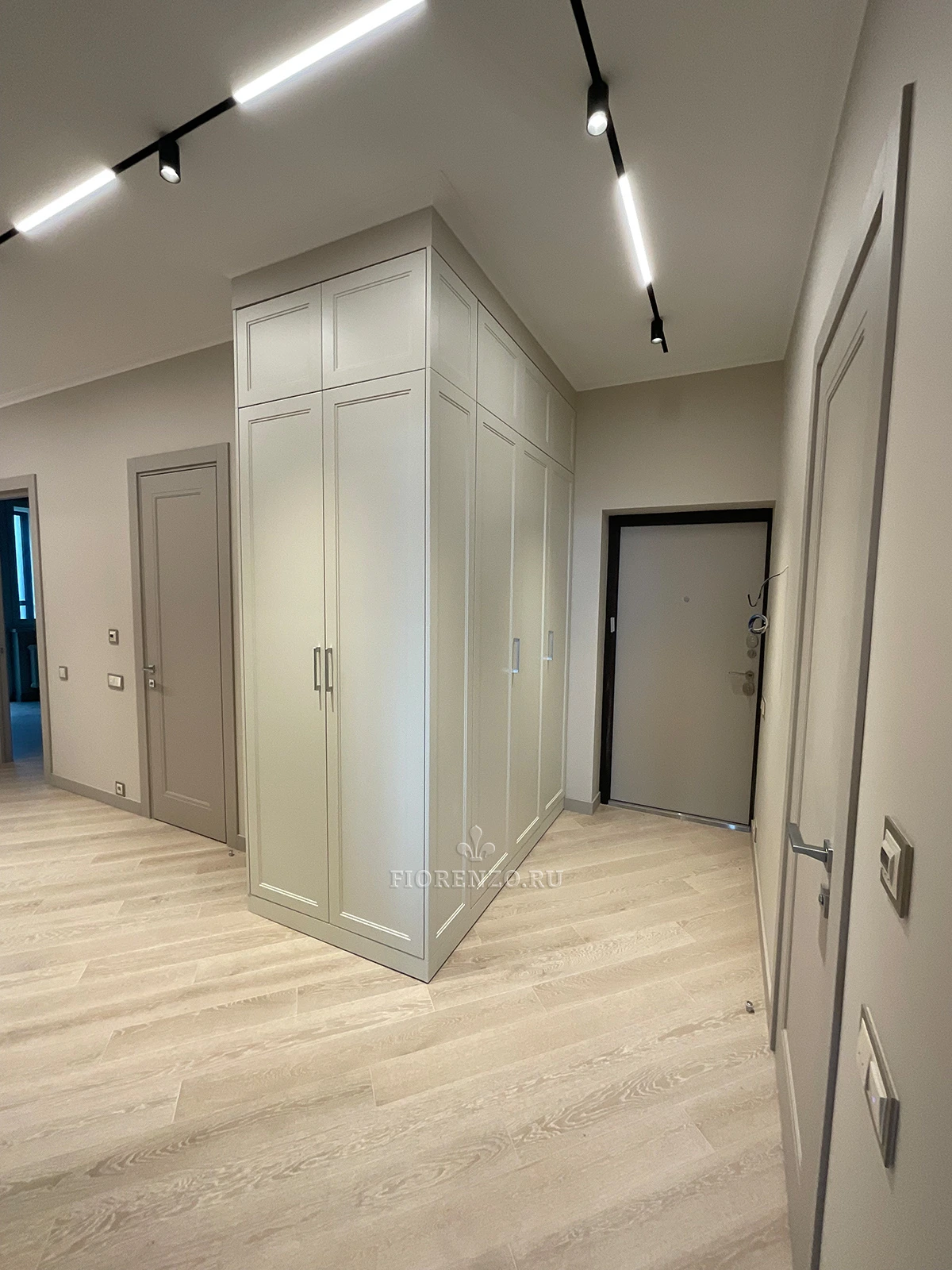 Шкаф с нестандартной планировкой