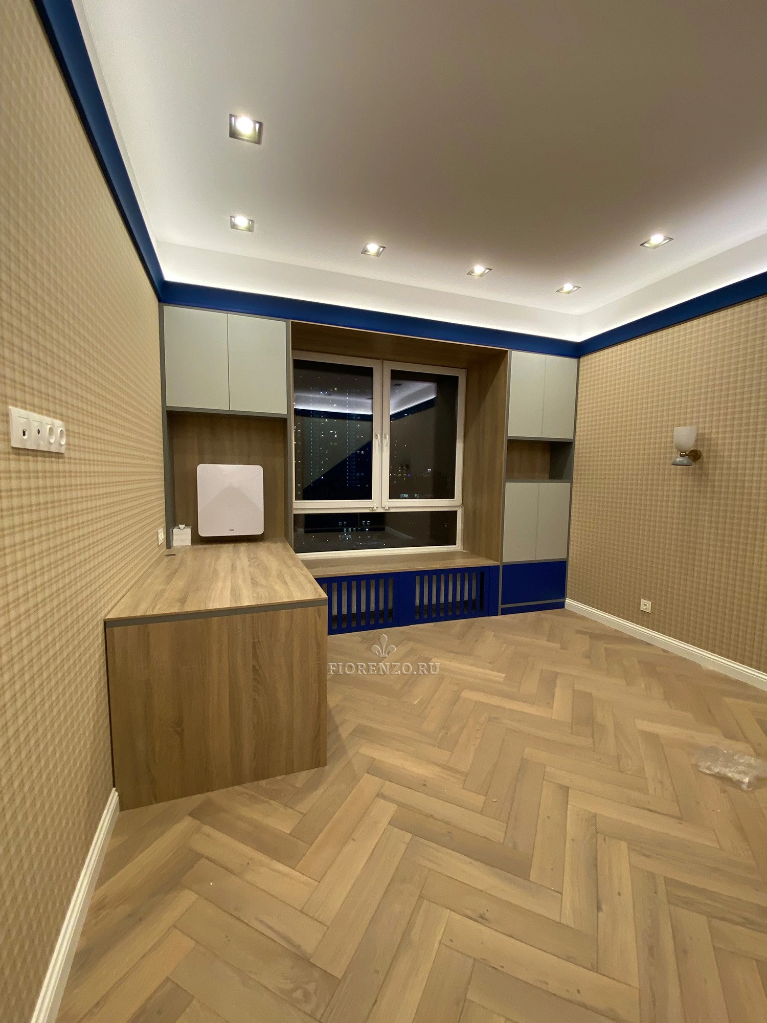 Шкафы вокруг окна в детскую