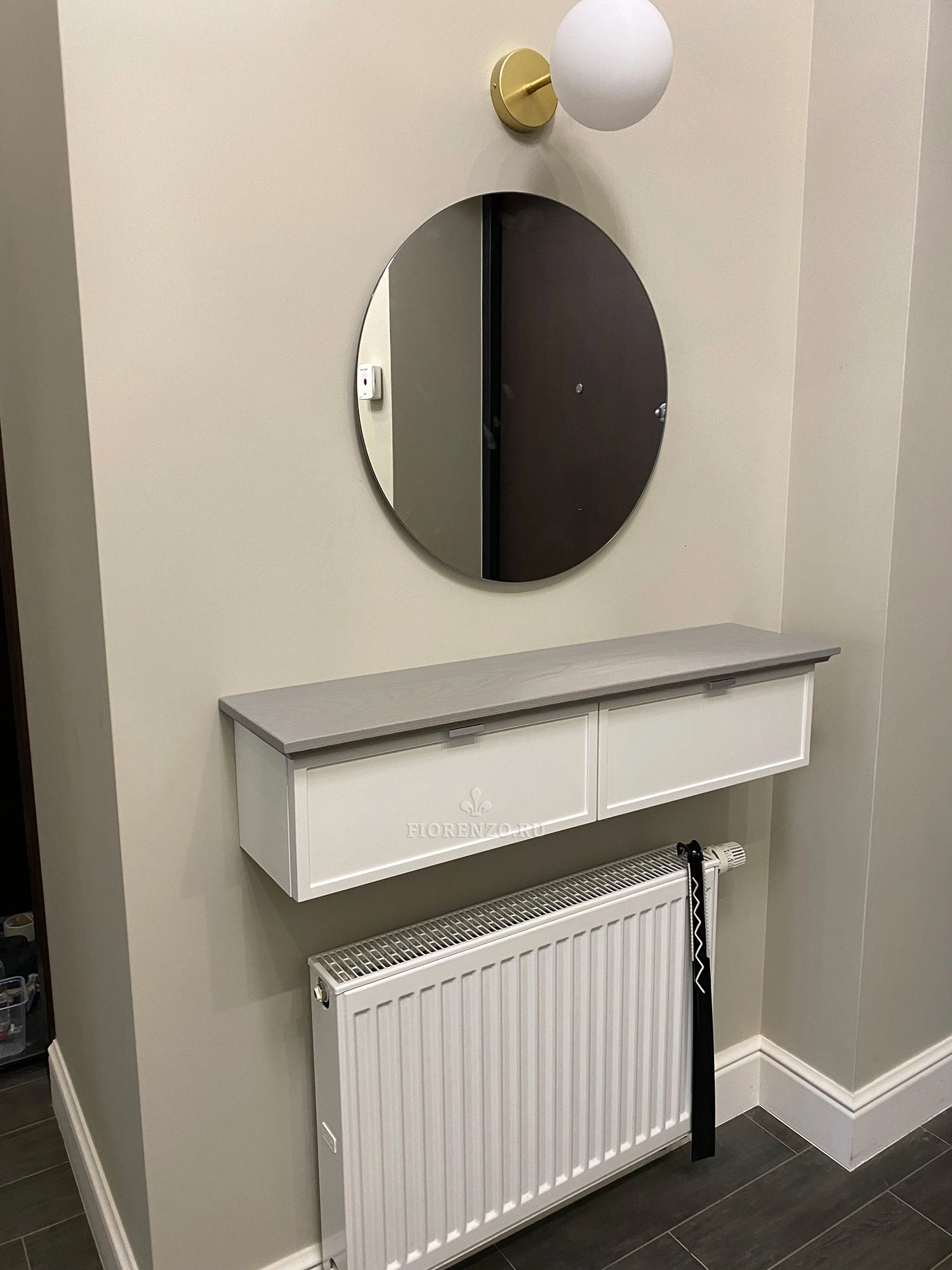 Тумба с зеркалом в прихожую